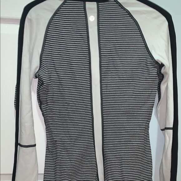 lulu lemon active long sleeve - Picture 1 of 2